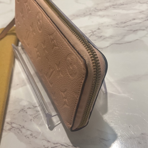 LOUIS VUITTON ✨PINK EMPREINTE WALLET - Picture 4 of 9